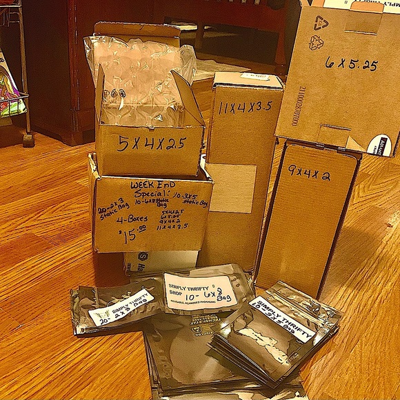 Simply thirfty shop is offering 10 4x6 boxes and  25 -4x6 anti Static for 15.00! - Picture 8 of 14